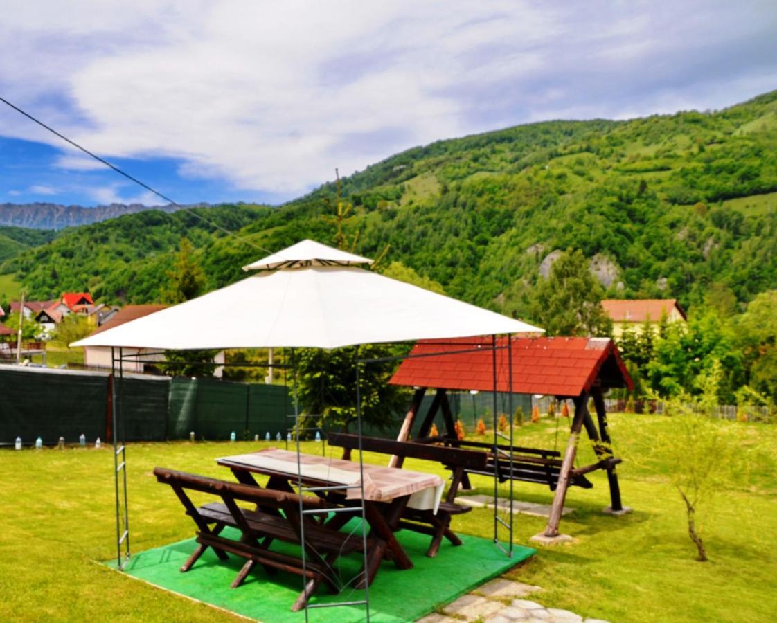 Pensiunea Casa Ady บราน ภายนอก รูปภาพ